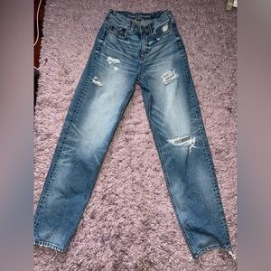 Women’s American eagle mom jeans